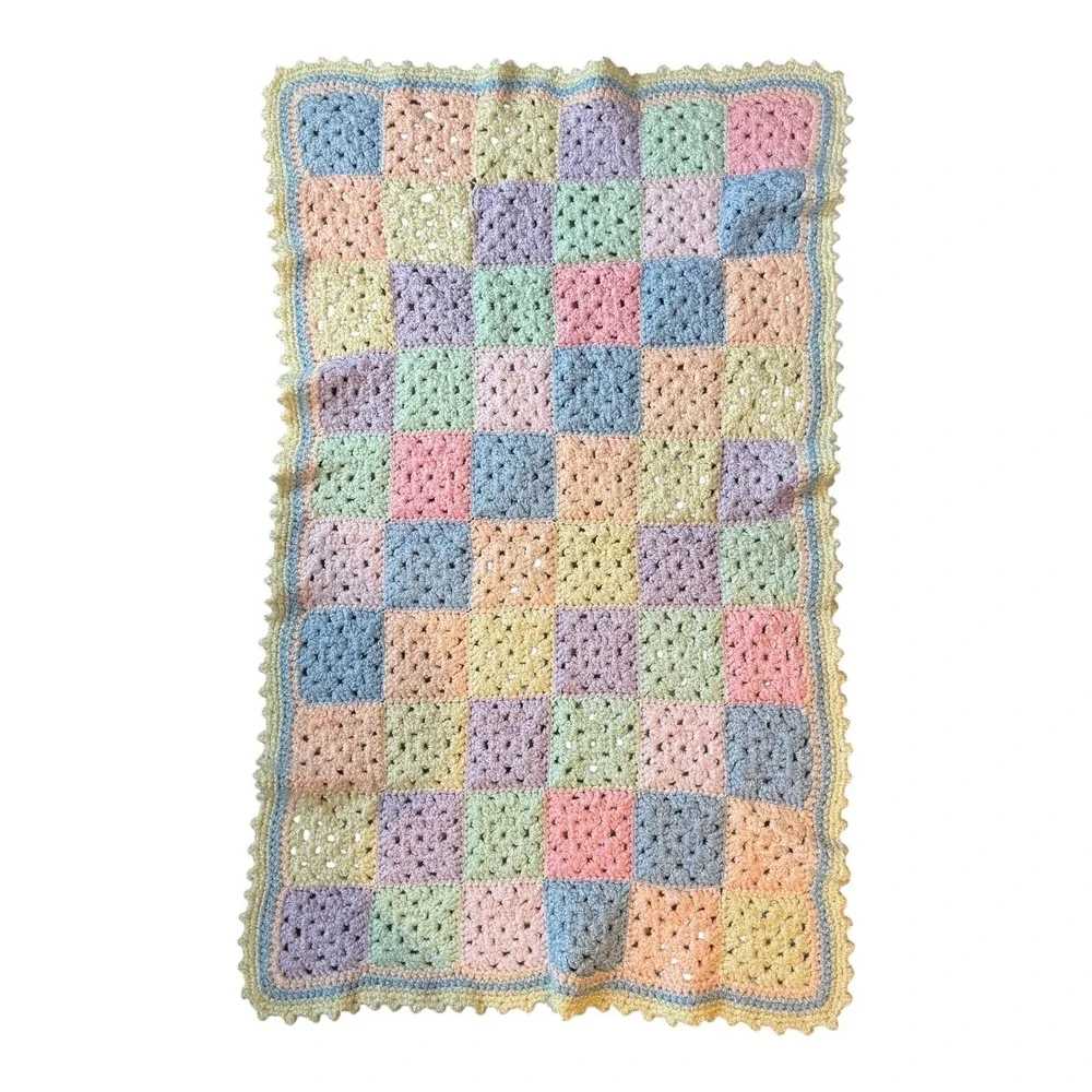 Vintage 80s Pastel Granny Square Baby Blanket‎ Crochet Knit Cottage Core Nursery - Picture 3 of 6